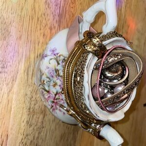 Elegant Gold and Pink and gold tones jewelry! Beautiful vintage tea pot!